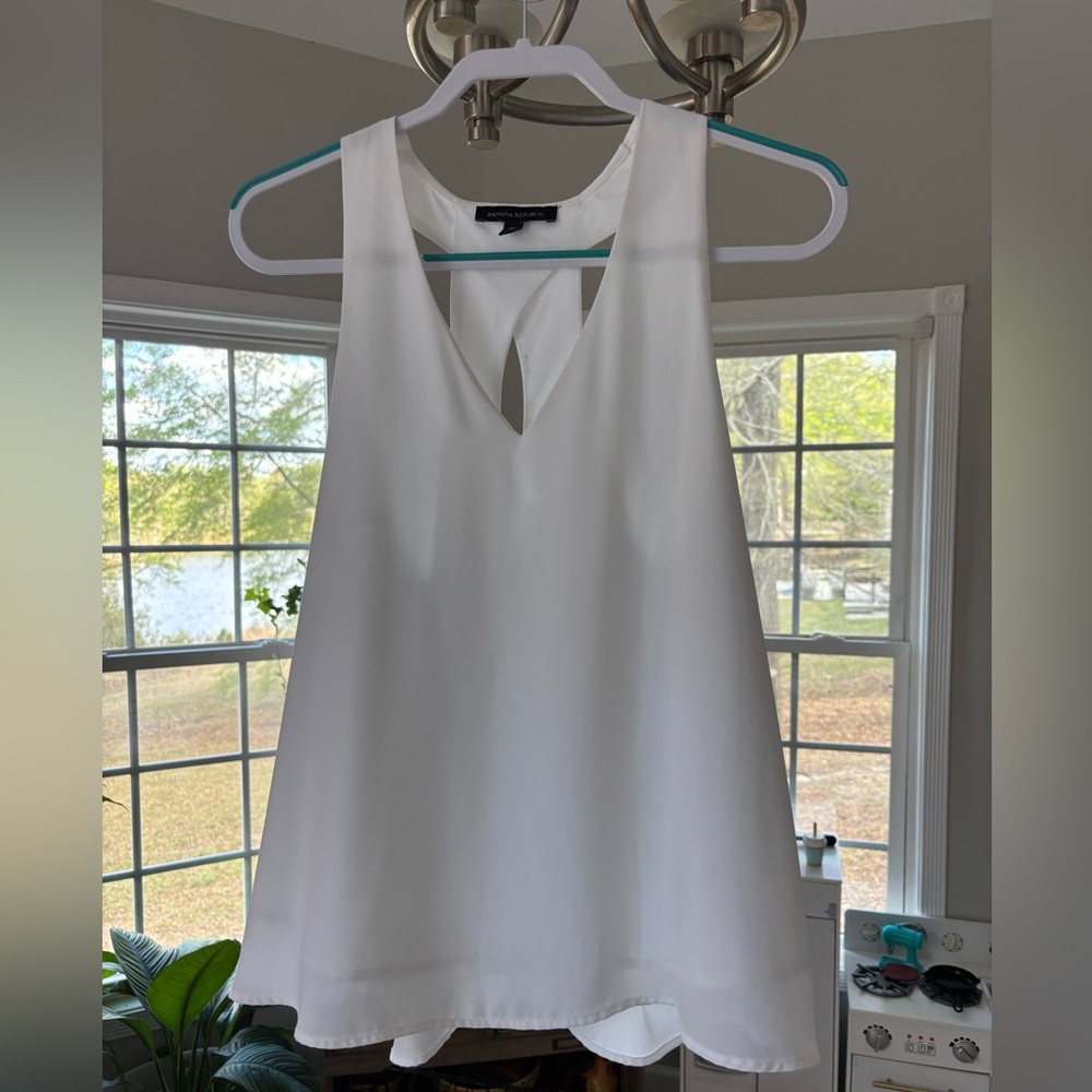 Banana Republic White V-Neck Sleeveless Camisole with Back Keyhole